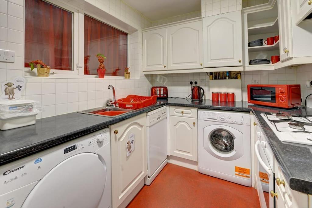 Harry'S House Apartamento Watford  Exterior foto