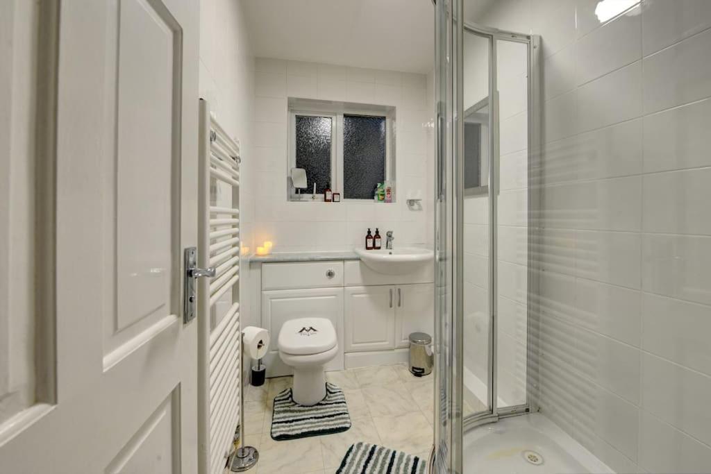 Harry'S House Apartamento Watford  Exterior foto