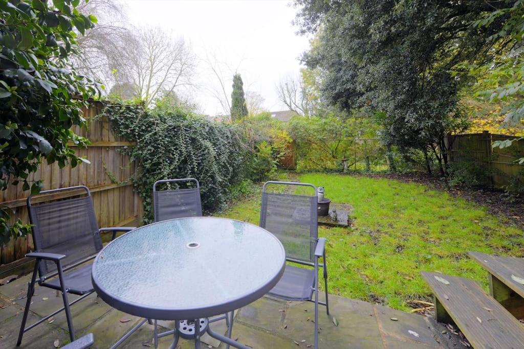 Harry'S House Apartamento Watford  Exterior foto