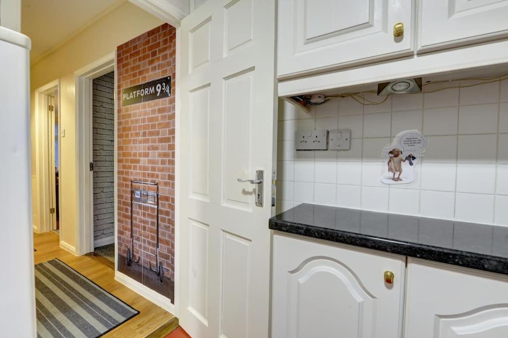 Harry'S House Apartamento Watford  Exterior foto