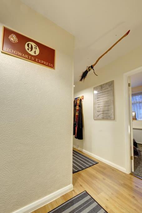 Harry'S House Apartamento Watford  Exterior foto
