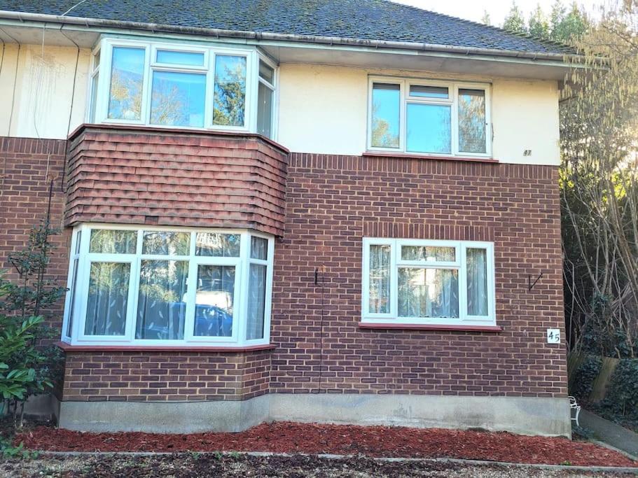 Harry'S House Apartamento Watford  Exterior foto